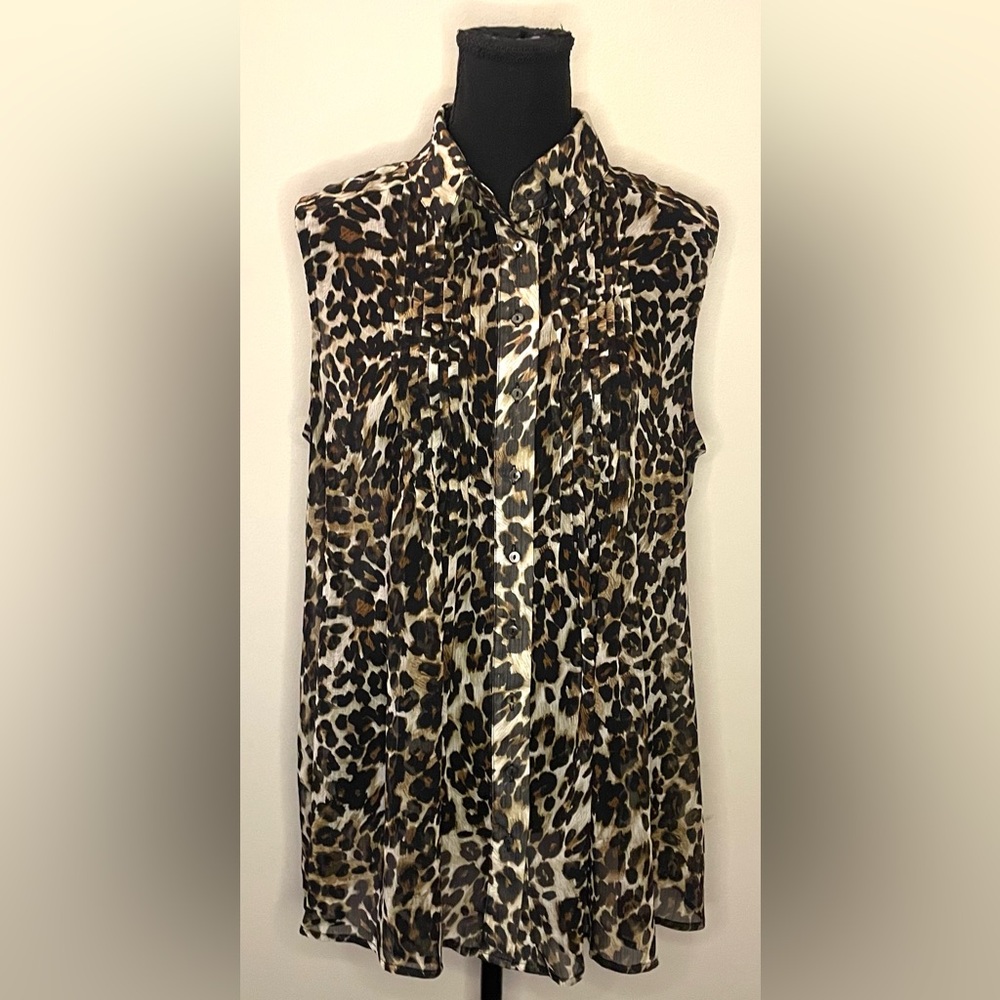 Madison- Cheetah print tank‎ top button down shirt Size L
